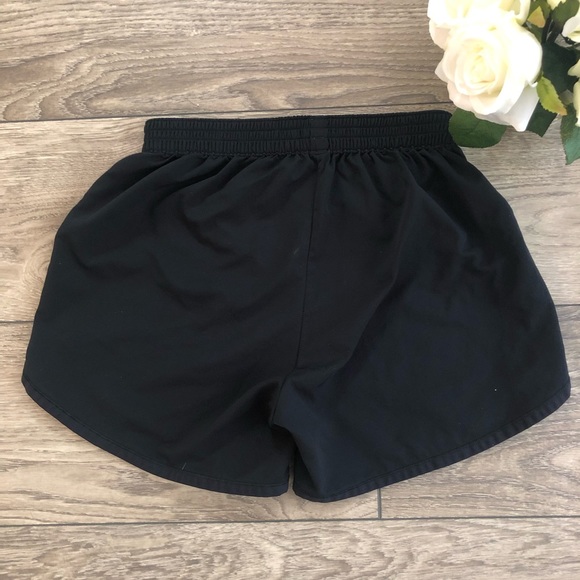 UNDER ARMOUR black shorts size small - Picture 4 of 8